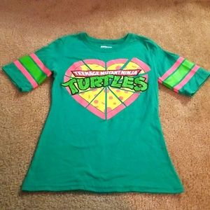 Teenage Mutant Ninja Turtles Y2K 90s Pizza Heart shirt. XS green pink